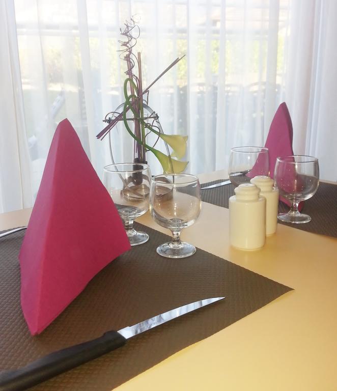 Hotel Vallee Bleue Montalieu-Vercieu Экстерьер фото