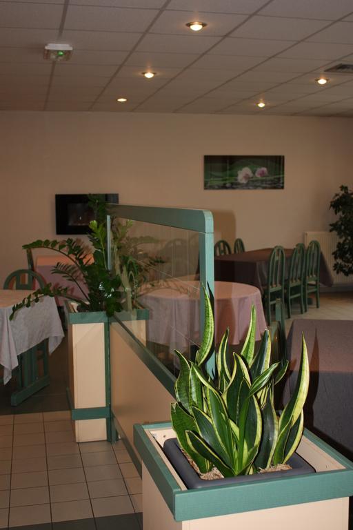 Hotel Vallee Bleue Montalieu-Vercieu Экстерьер фото