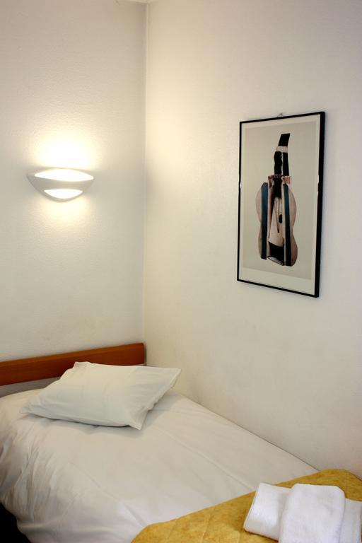 Hotel Vallee Bleue Montalieu-Vercieu Экстерьер фото