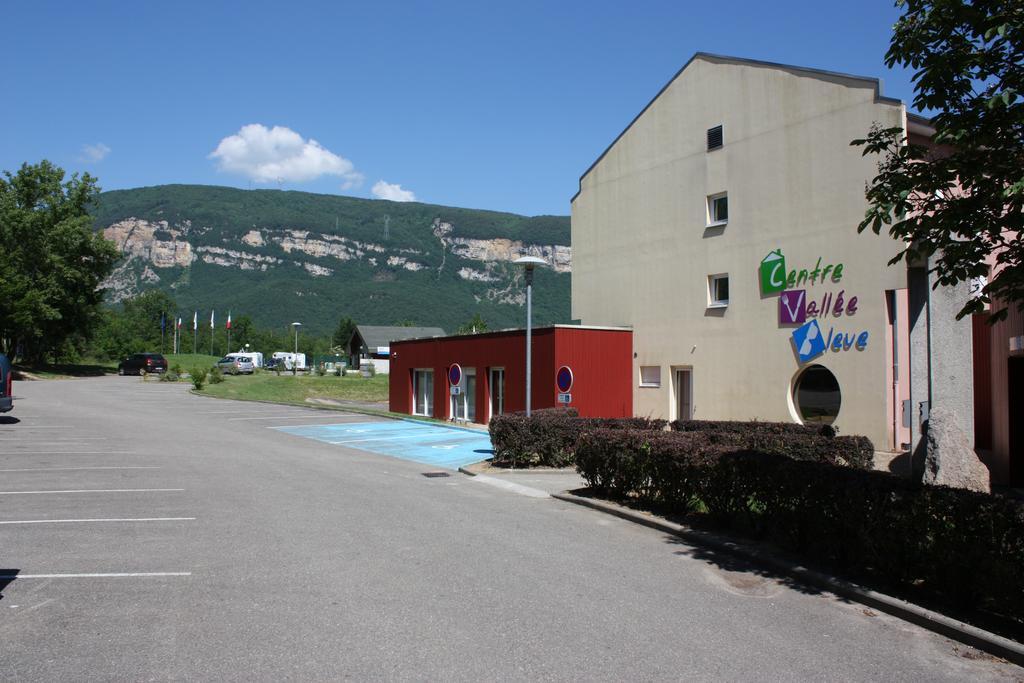 Hotel Vallee Bleue Montalieu-Vercieu Экстерьер фото